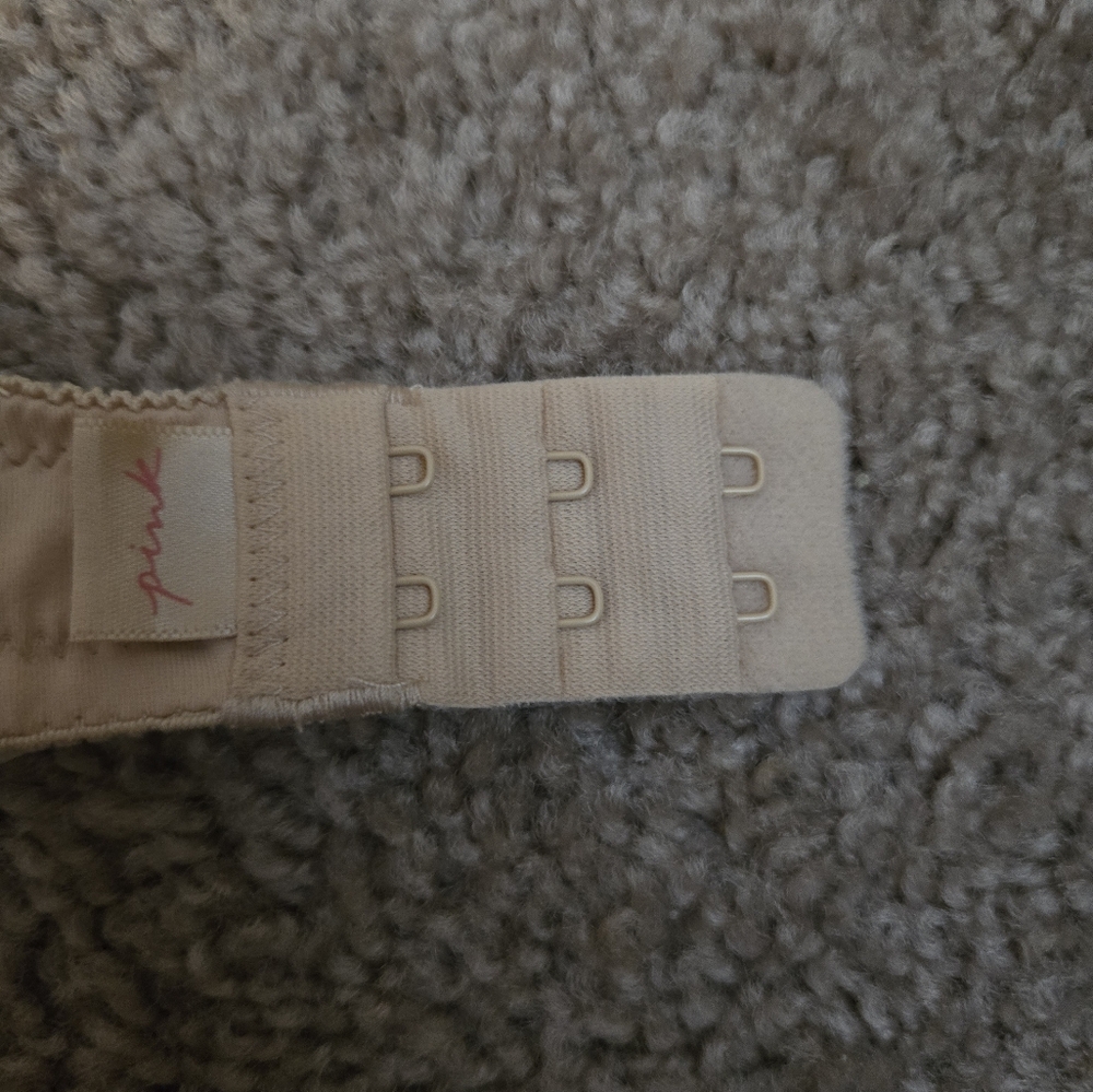 Nude colored Victoria's Secret Bra - Picture 2 of 6